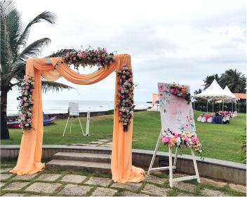 beach wedding radisson blu mahabalipuram entrance decor