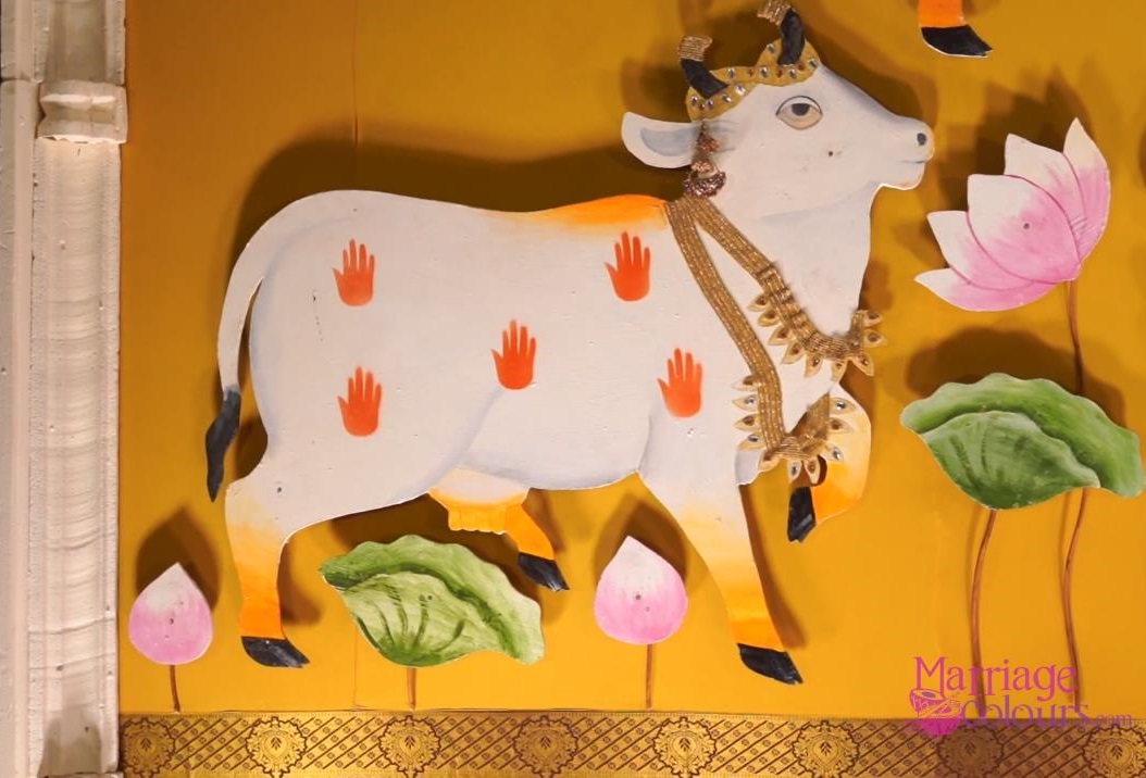 Pichwai Art|Pichwai Cow